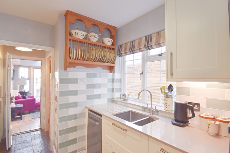 Kitchen- click for photo gallery